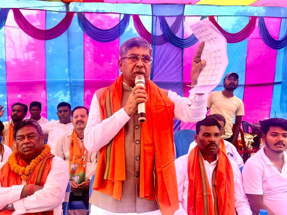 Jamshedpur News:घाटशिला उपचुनाव-भीड़ जुटाने के लिए बंगाल-ओडिशा से लोगों को बुला रही है JMM — आदित्य साहू