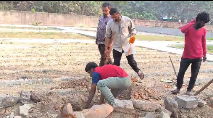 Jamshedpur News :पिछले दिनों परसुडीह थाना क्षेत्र से मिले एक दिन के नवजात शिशु के शव का अंतिम संस्कार किया अंत्योदय एक अभियान ने