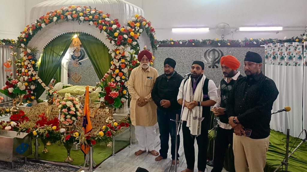 Jamshedpur News :गुरु गोविंद सिंह जी के 359वें प्रकाश पर्व पर कुणाल षाडंगी ने संतकुटिया गुरुद्वारा में माथा टेक कर लिया आशीर्वाद