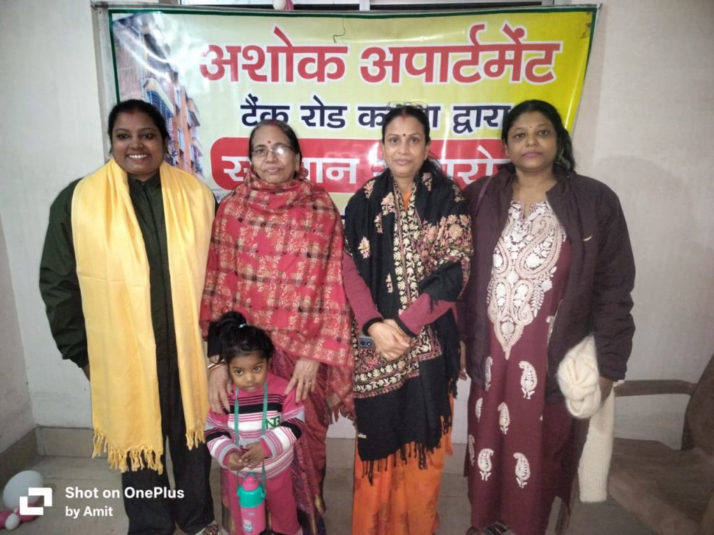 Jamshedpur News :नववर्ष पर कदमा में लिट्टी-चोखा उत्सव, टाटा मोटर्स में स्थायी नियुक्ति पर सुनीता कुमारी सम्मानित