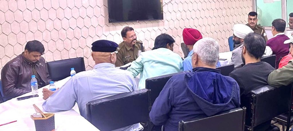 Jamshedpur News :सरस्वती पूजा को शांतिपूर्ण बनाने हेतु थाना और साकची शांति समिति की महत्वपूर्ण बैठक