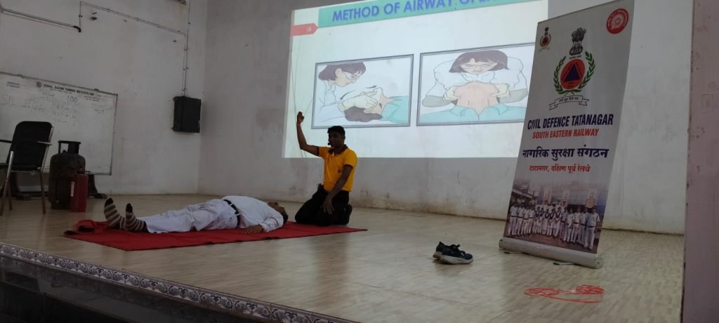 JAMSHEDPUR NEWS: सीनी जोनल रेलवे ट्रेनिंग इंस्टीट्यूट में 16 मंडलों के 147 रेलकर्मियों को दी गई ‘बेसिक लाइफ सपोर्ट’ और आपातकालीन रेस्क्यू की महा-ट्रेनिंग