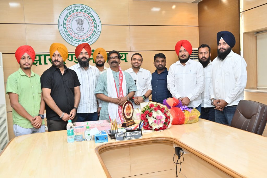 RANCHI NEWS: सेंट्रल सिख नौजवान सभा ने कुणाल षडंगी के नेतृत्व में मुख्यमंत्री हेमंत सोरेन से की मुलाकात, दी बैसाखी की बधाई