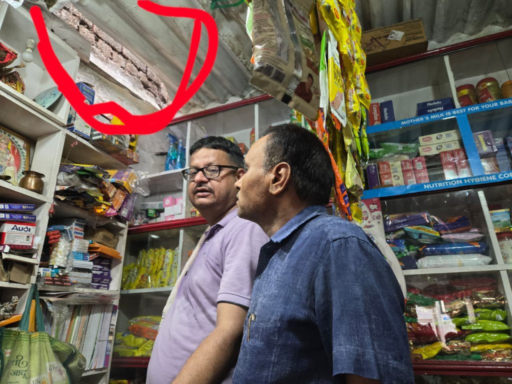 JAMSHEDPUR NEWS: मानगो के पारडीह में छत काटकर बड़ी चोरी, विकास सिंह ने नशा और लॉटरी कारोबार पर उठाए सवाल