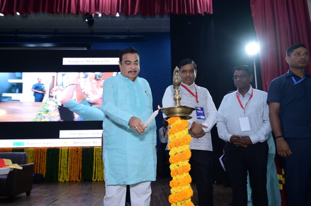 INDIAN RAILWAYS NEWS: रोजगार मेले के 19वें चरण में नितिन गडकरी ने बांटे 305 नियुक्ति पत्र, पीएम मोदी का राष्ट्र निर्माण का आह्वान