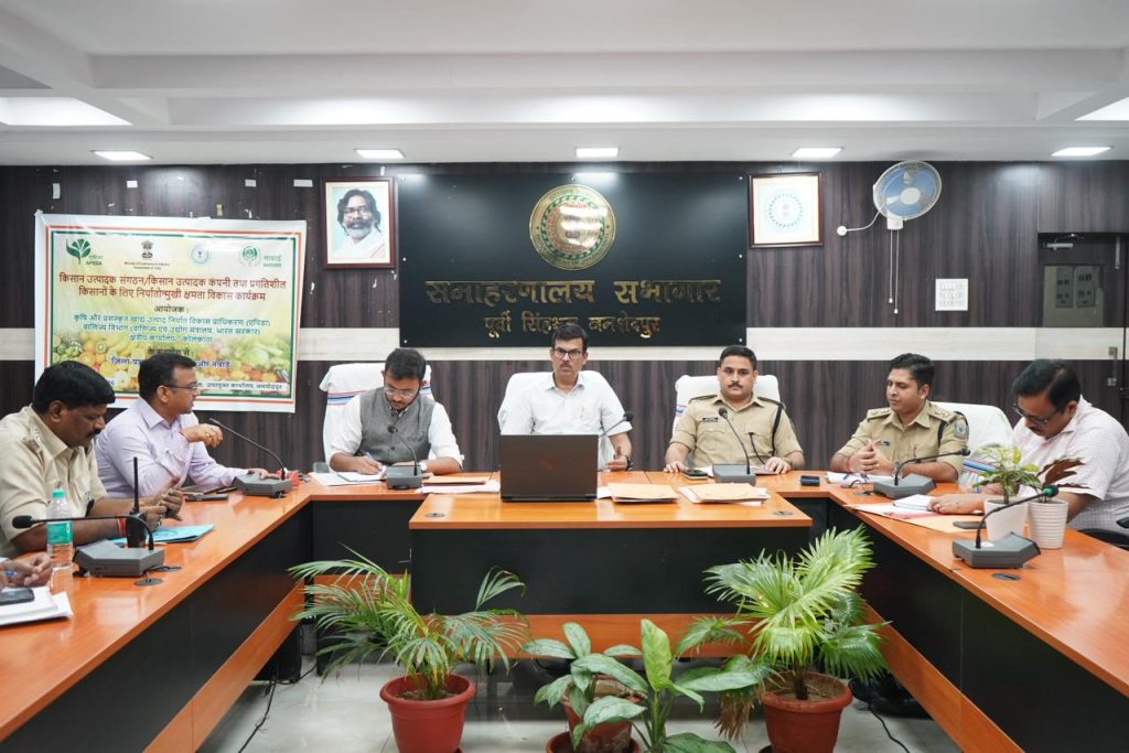 JAMSHEDPUR NEWS: जमशेदपुर में अब मनमर्जी से नहीं चलेंगे ऑटो, मॉल के बाहर पार्किंग भी होगी बंद, DC सख्त