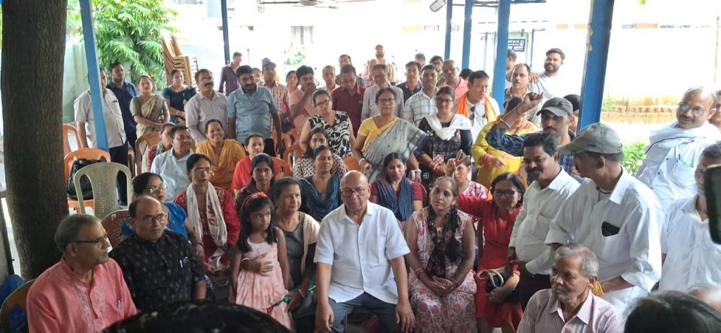 JAMSHEDPUR NEWS: पीएम आवास के लाभार्थियों ने किया विधायक सरयू राय का अभिनंदन, 19 जून को मिलेगी नए घर की चाबी
