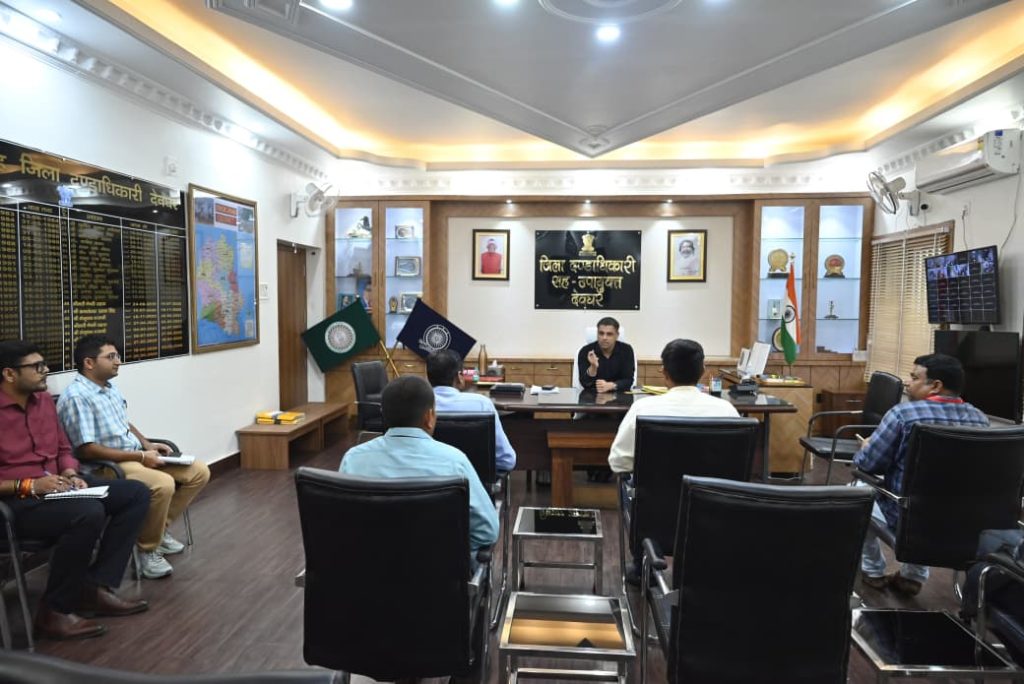 DEOGHAR NEWS: श्रावणी मेला 2026 में नहीं टूटेगा मोबाइल नेटवर्क, उपायुक्त ने दिए सख्त निर्देश
