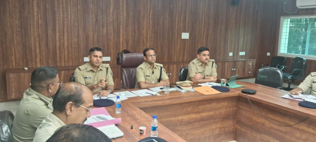 Jamshedpur NEWS: एसएसपी की क्राइम मीटिंग में कड़े निर्देश, क्षेत्र में अवैध धंधे पनपे तो नपेंगे थाना प्रभारी