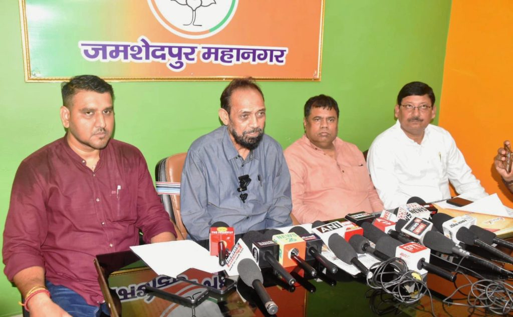 Jamshedpur NEWS: भाजपा ने छात्रों पर लाठीचार्ज को बताया तानाशाही का प्रतीक, सांसद विद्युत महतो ने कहा—हेमंत सरकार लाठी के बल पर नहीं दबा सकती युवाओं की आवाज