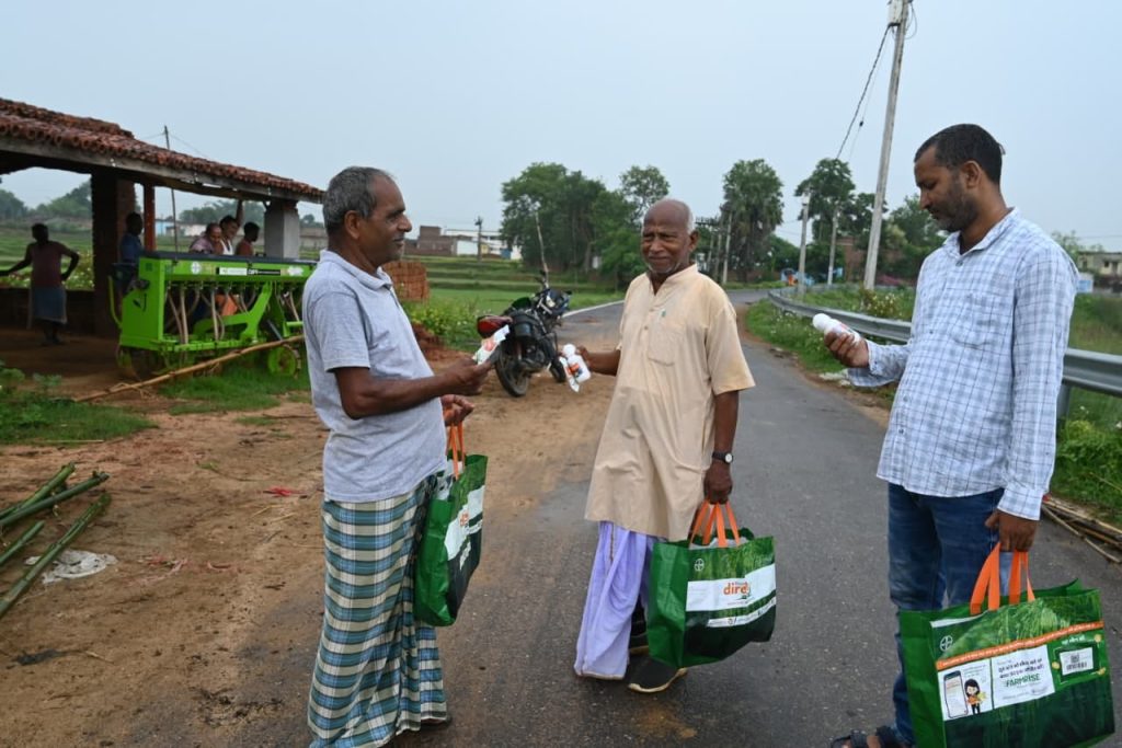 Jharkhand Agriculture News: मानसून की टेंशन खत्म! देवघर के किसानों ने DSR तकनीक से बदली धान की खेती की तस्वीर, हो रही भारी बचत Farmers in Pansari village Deoghar adopt Direct Seeded Rice DSR technology for climate resilient farming