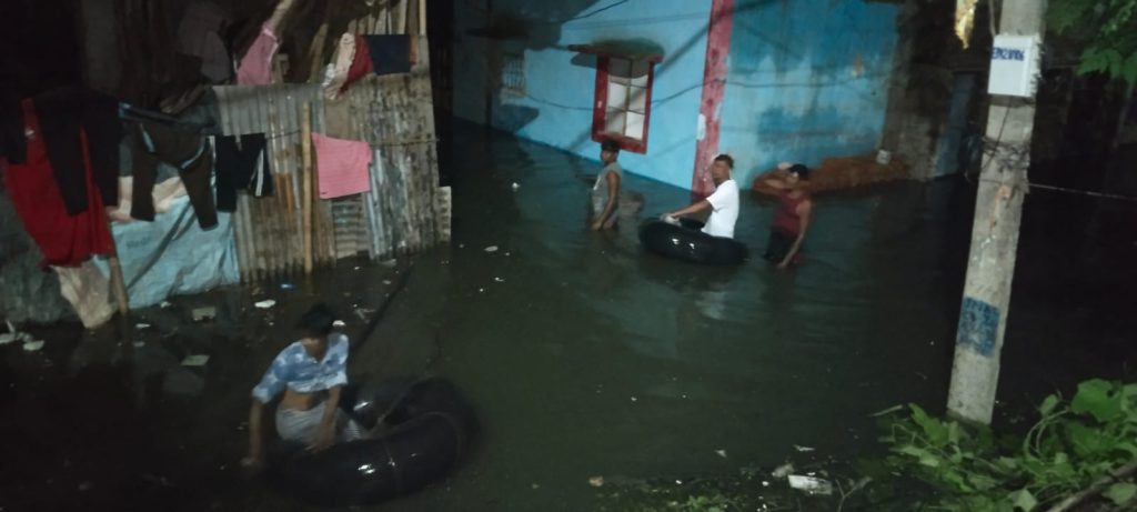 JNAC rescue teams and Municipal Commissioner conducting relief and waterlogging clearance operations during heavy rain in Jamshedpur