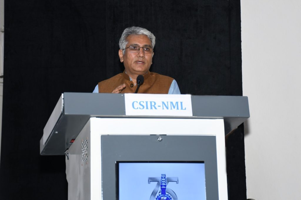 Dr Komal Kapoor delivering expert technical lecture on nuclear materials at CSIR NML Jamshedpur organized by IIM
