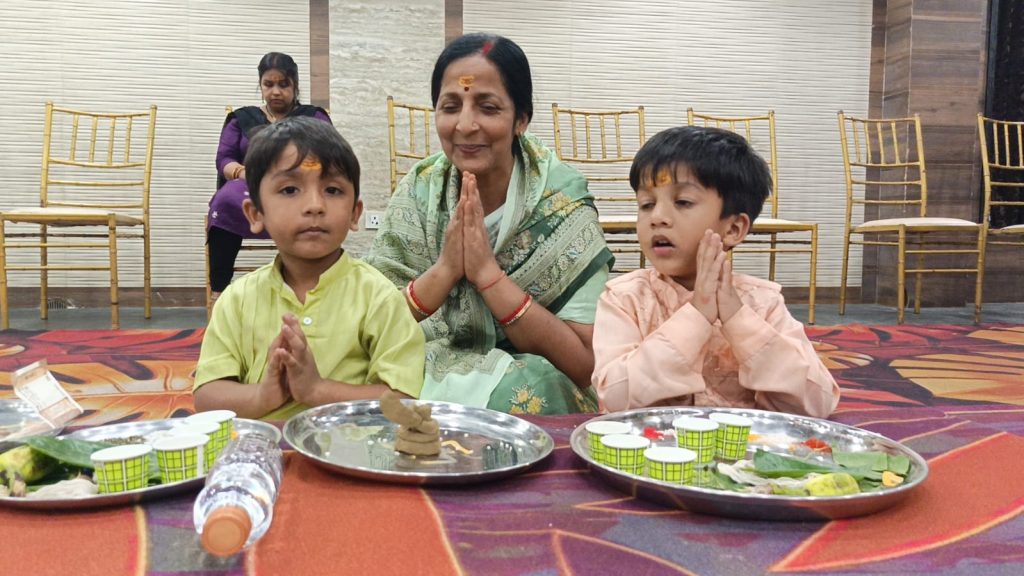 Jamshedpur NEWS: जेसीआई जमशेदपुर रॉयल्स ने ‘बाल शिवलिंग पूजा’ के माध्यम से बच्चों को जोड़ा आस्था और संस्कारों से