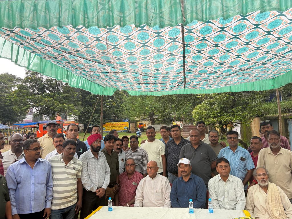 Jamshedpur News :जन्माष्टमी पर एग्रीको में दुर्गा पूजा का हुआ भूमि पूजन, विधायक सरयू राय हुए शामिल,सार्वजनिक दुर्गा पूजा कमेटी ने की पूजा-अर्चना, शांतिपूर्ण आयोजन की कामना