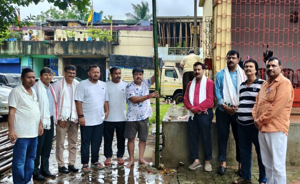 ADITYAPUR NEWS: वीर कुंवर सिंह मैदान में दुर्गा पूजा पंडाल का भूमि पूजन, सैकड़ों श्रद्धालु हुए शामिल