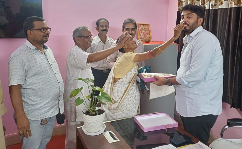 ADITYAPUR NEWS: आदित्यपुर बस्ती के सी-डी रोड में पाइपलाइन जलापूर्ति बहाल, डिप्टी मेयर का लोगों ने जताया आभार