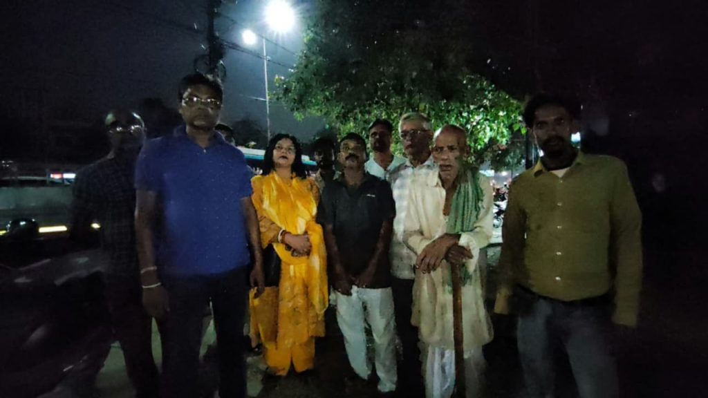 ADITYAPUR NEWS: अतिक्रमण हटाने के नोटिस के बाद आशियाना ट्रेड सेंटर के दुकानदारों में दहशत, पुनर्वास की मांग