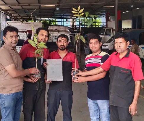 ADITYAPUR NEWS: आदित्या इंस्टीट्यूट ऑफ टेक्नोलॉजी के ऑटोमोबाइल डिप्लोमा छात्रों को मिले प्रमाण पत्र, पर्यावरण संरक्षण के लिए बांटे पौधे